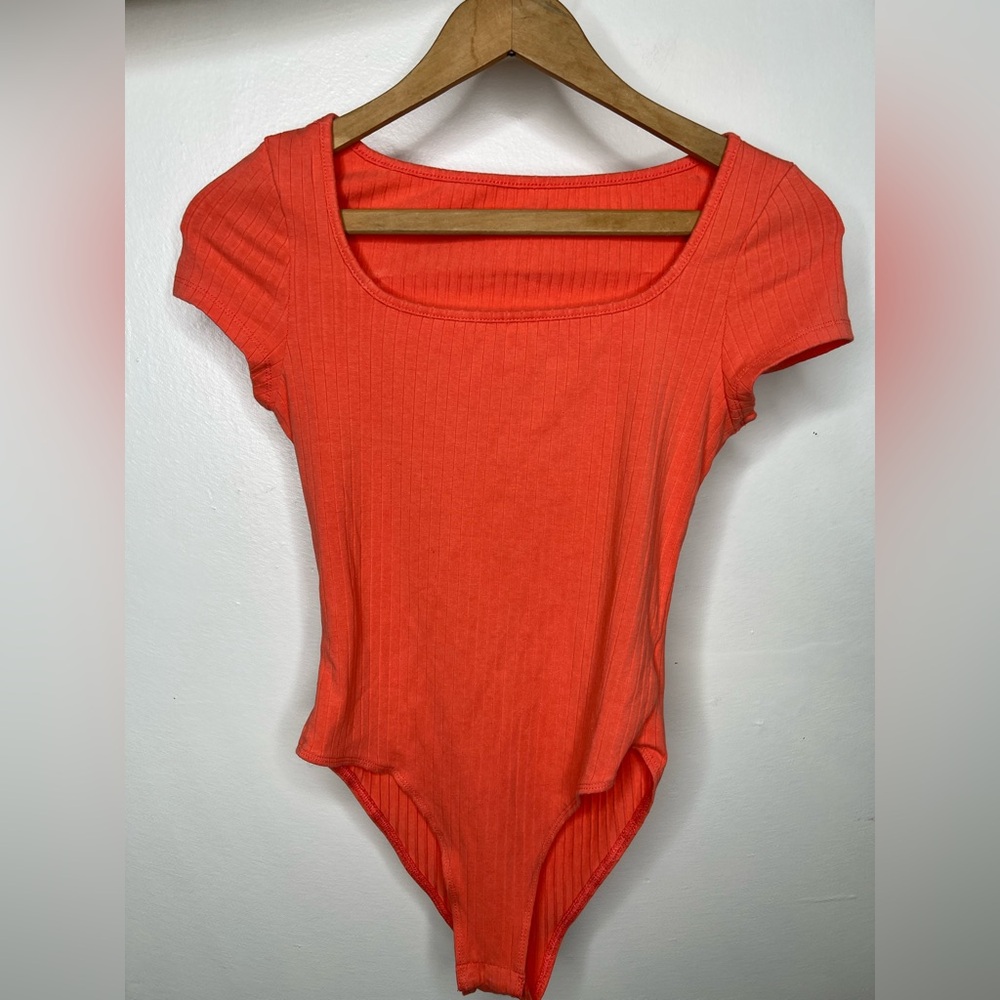SHEIN Ribbed Scoop Neck Bodysuit